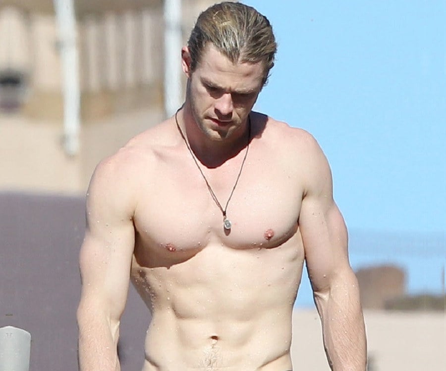 The Hottest Male Celebrities With the Best Abs