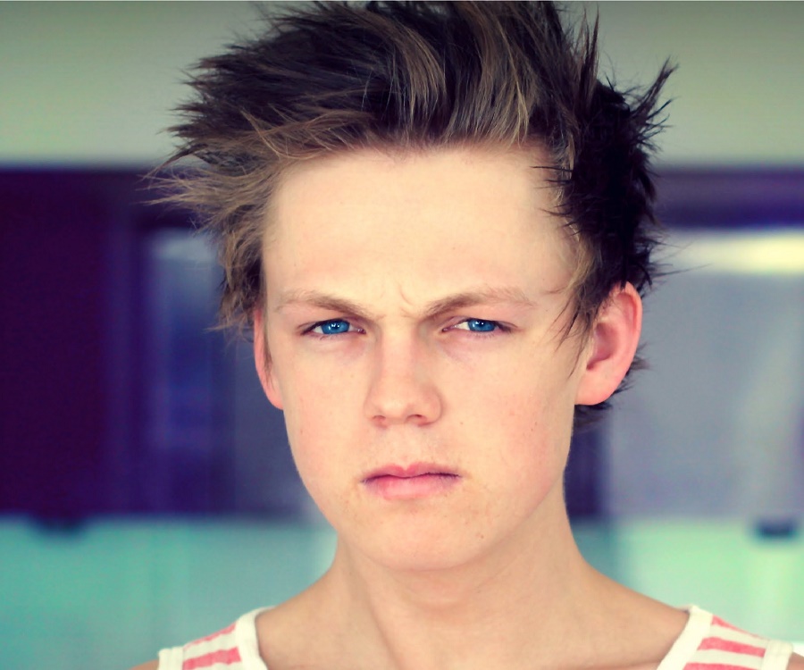 Caspar Lee - Bio, Facts, Family Life of South African YouTube Personality &  Vlogger