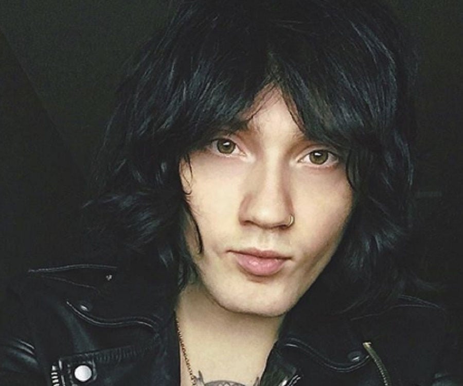 Denis Stoff Biography - Facts, Childhood, Family Life & Achievements