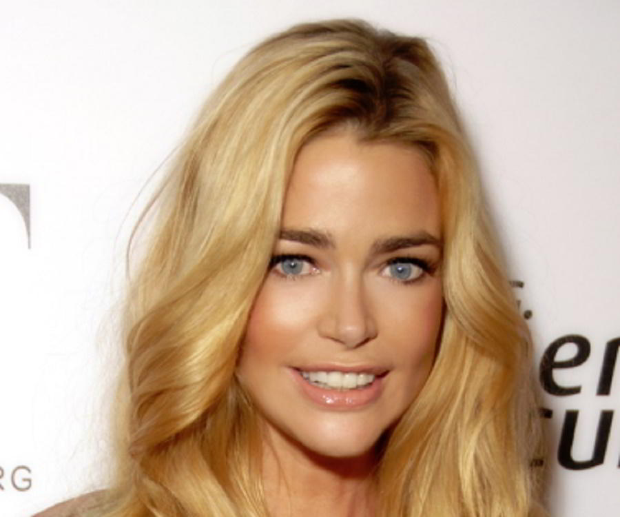 Denise Richards Biography - Facts, Childhood, Family Life & Achievements