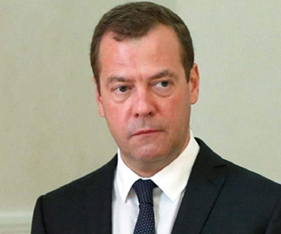 Dmitry Medvedev Biography - Facts, Childhood, Family Life & Achievements