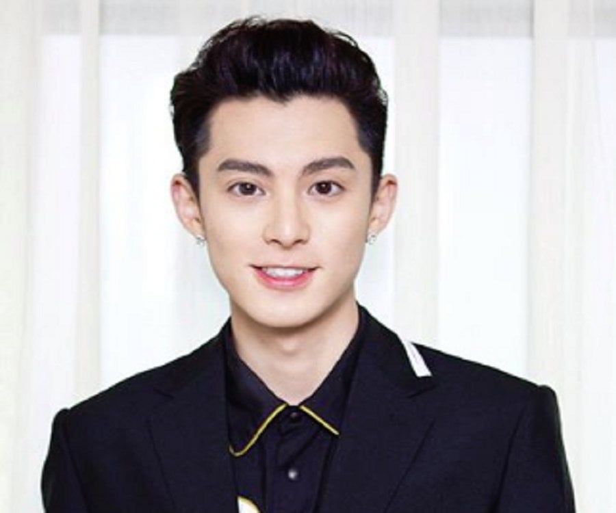 Dylan Wang Biography Facts, Childhood, Family Life of Chinese Actor