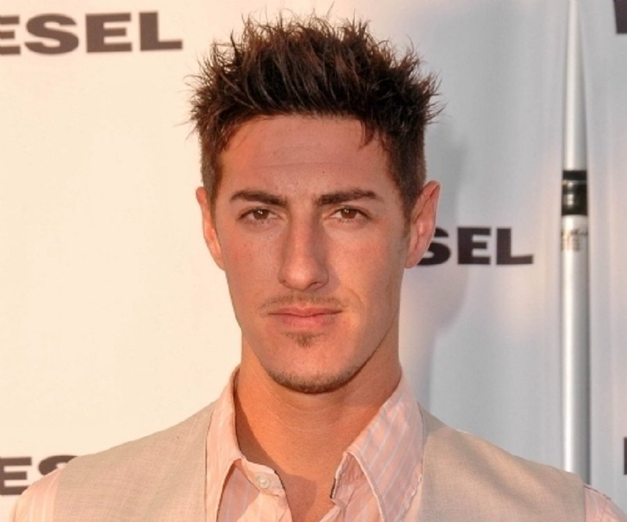 Eric Balfour Biography - Facts, Childhood, Family Life & Achievements