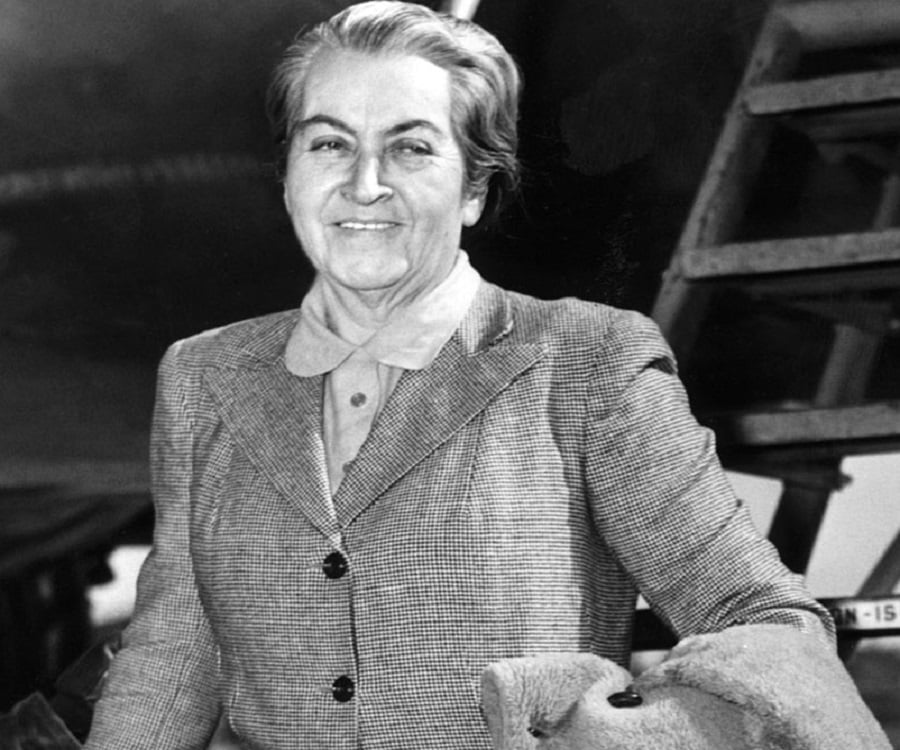 23 Mind Blowing Quotes By Gabriela Mistral