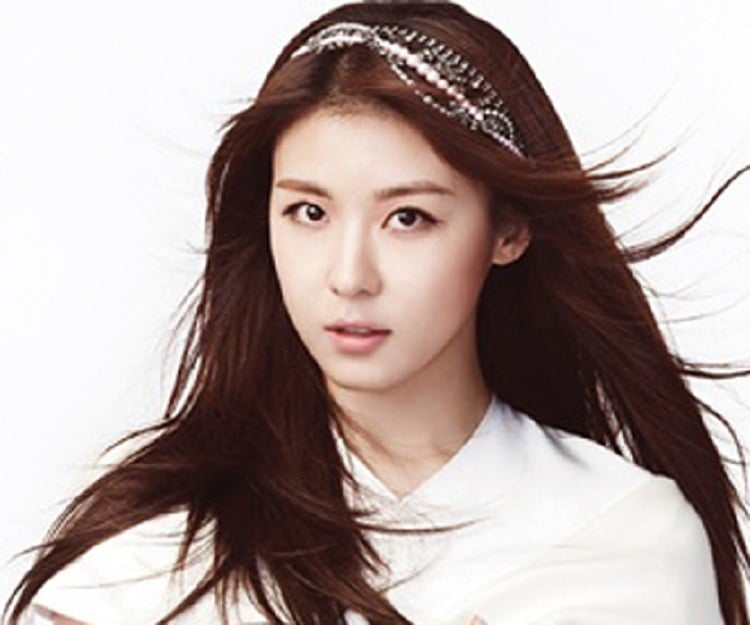 Ha Ji-won (Jeon Hae-rim) Biography - Facts, Childhood, Family &  Achievements of South Korean Actress