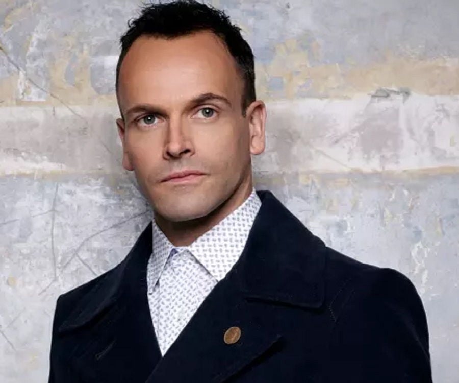 Jonny Lee Miller Biography Facts Childhood Family Life Of English Actor