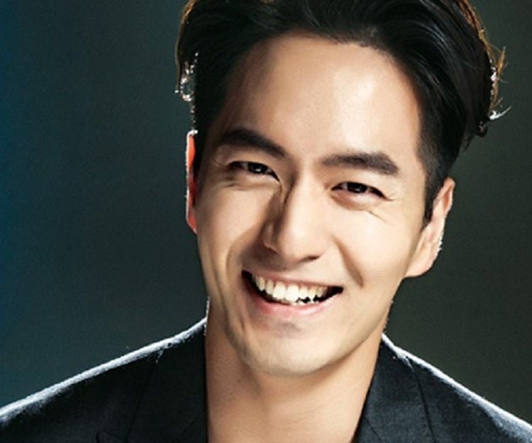 Lee Jin-wook Biography - Facts, Childhood, Family & Achievements of South  Korean Actor & Model