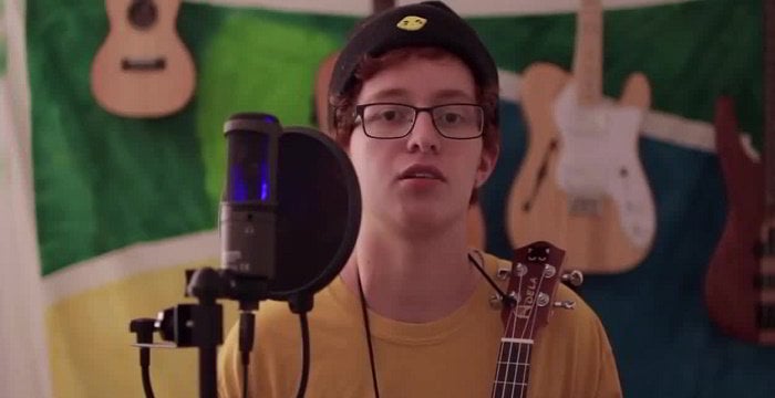 Cavetown (Robin Skinner) - Bio, Facts, Family Life of English YouTuber