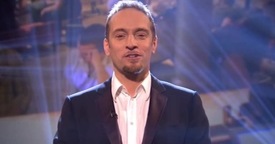 Derren Brown Biography - Facts, Childhood, Family Life & Achievements