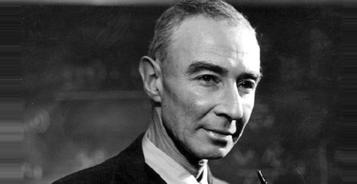 J. Robert Oppenheimer Biography - Childhood, Life Achievements & Timeline