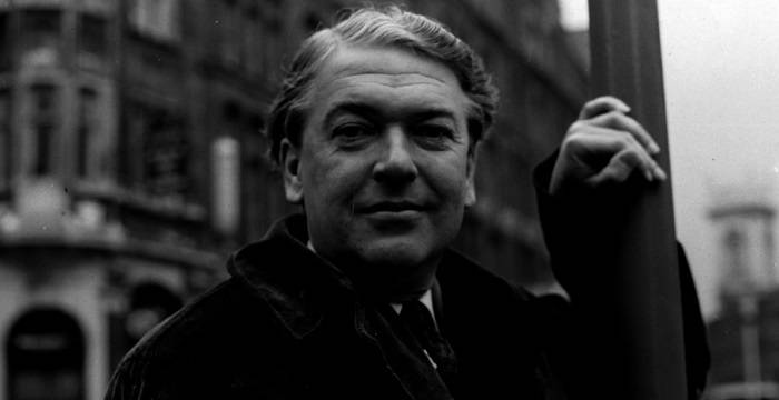 Kingsley Amis Biography - Kingsley Amis Childhood 