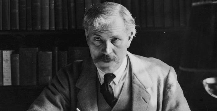 Ramsay MacDonald Biography - Childhood, Life Achievements & Timeline