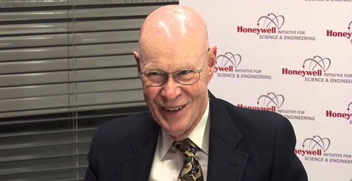 Robert Woodrow Wilson Biography - Childhood, Life Achievements & Timeline