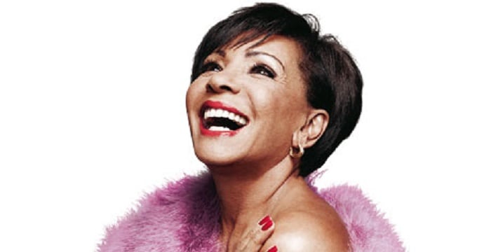 Shirley Bassey Biography - Childhood, Life Achievements 