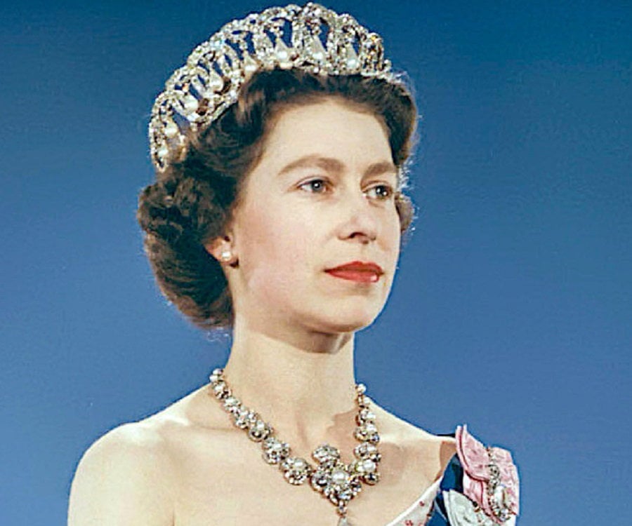 a biography about queen elizabeth