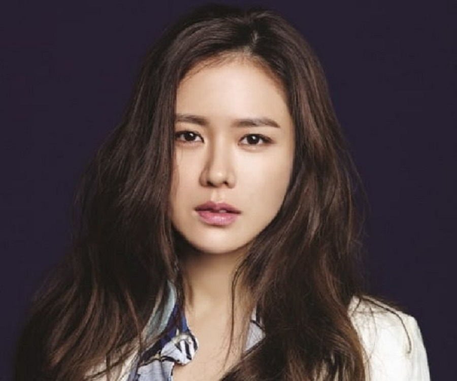 Son Ye-jin Biography - Facts, Childhood, Family Life ...