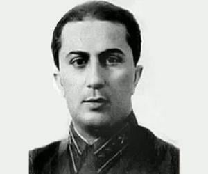 Yakov Dzhugashvili Biography